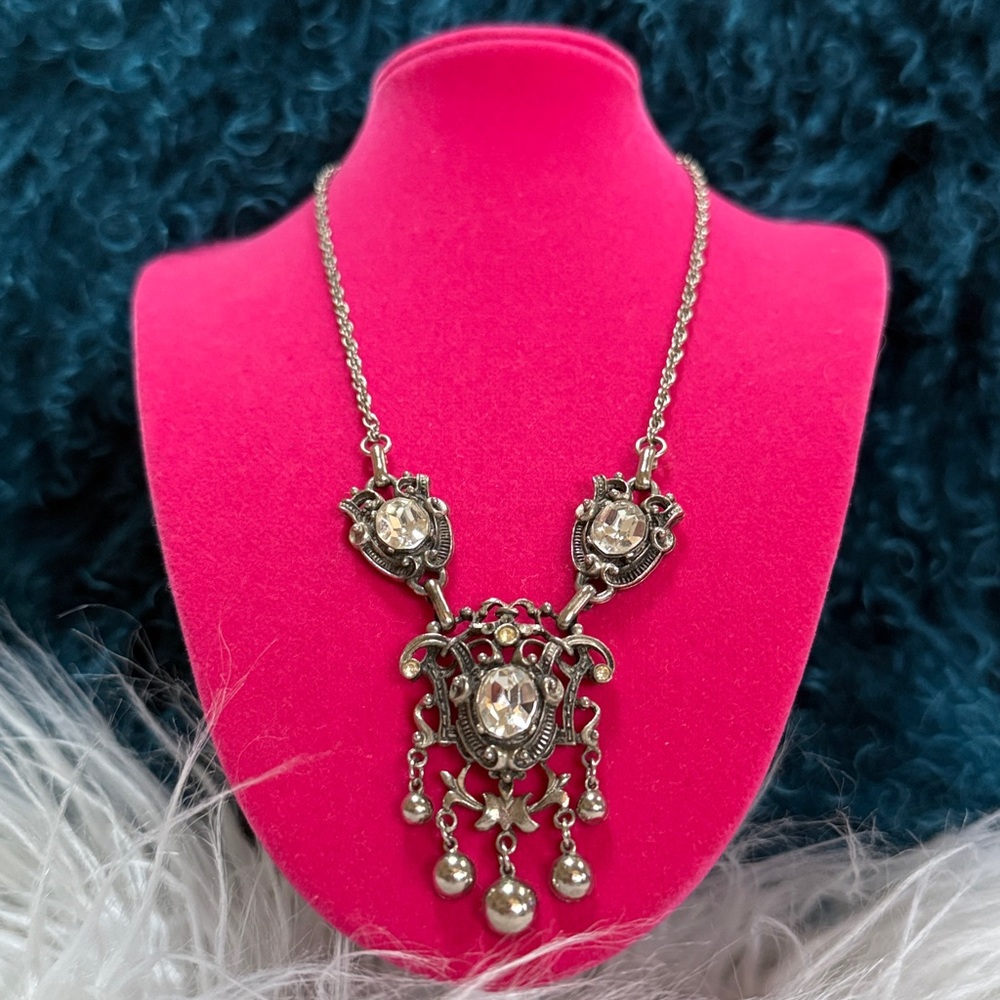 Vintage JewelCraft Necklace Gorgeous Cut Crystal Ornate Victorian Gothic Look❣️😻